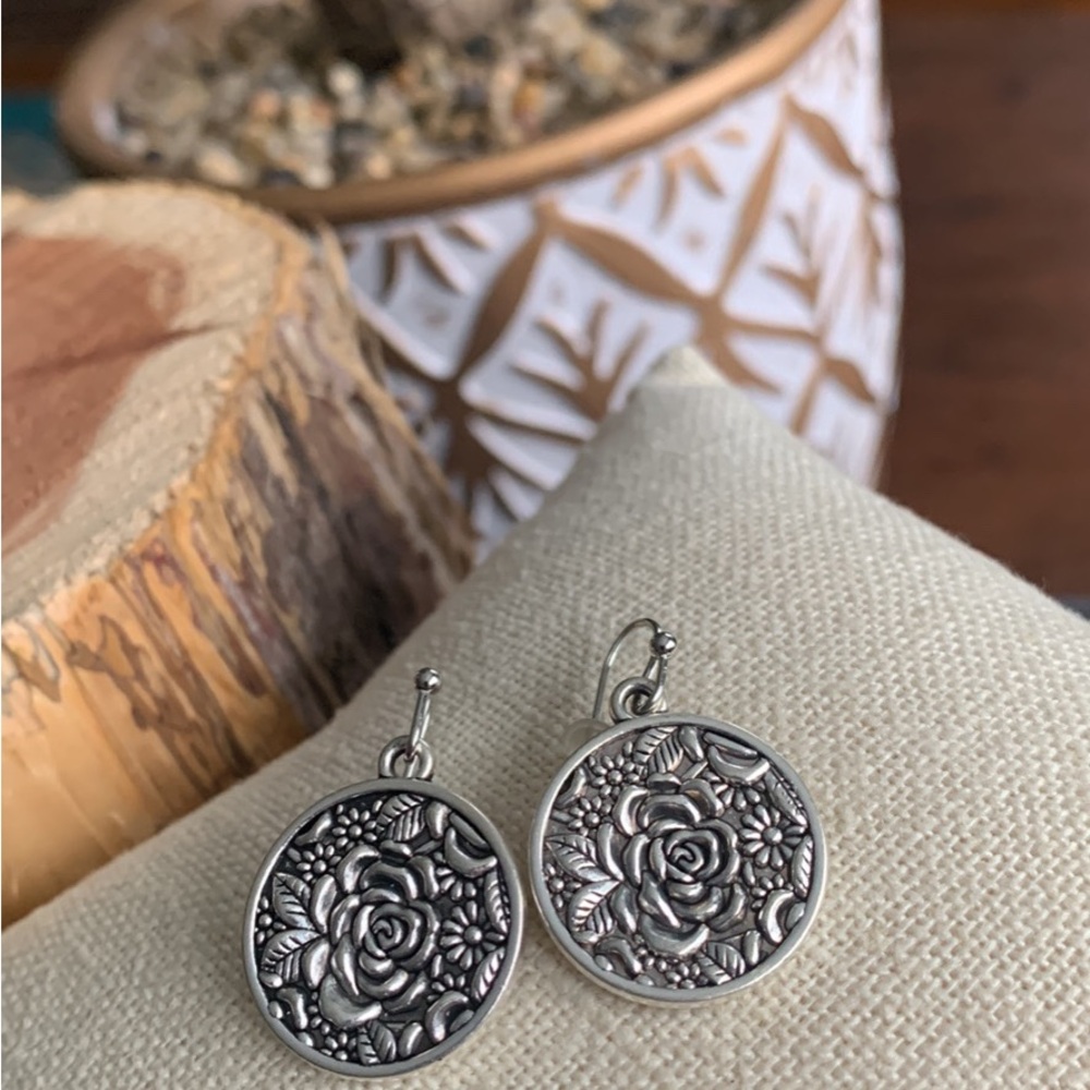 Elegant Silver Floral Earrings